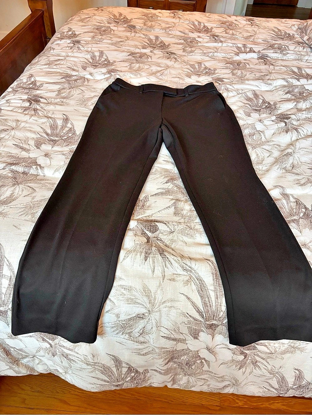 Simply Vera Wang Black Straight Leg Pants Size 12 Like New